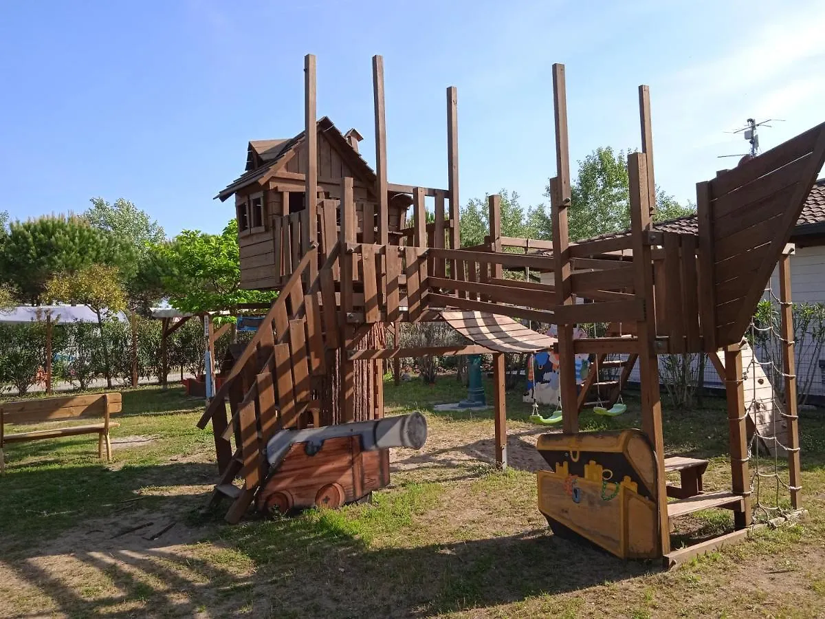 Mobile Home Comfort Viareggio - Including Airco -Camping Paradiso- R028 Campsite